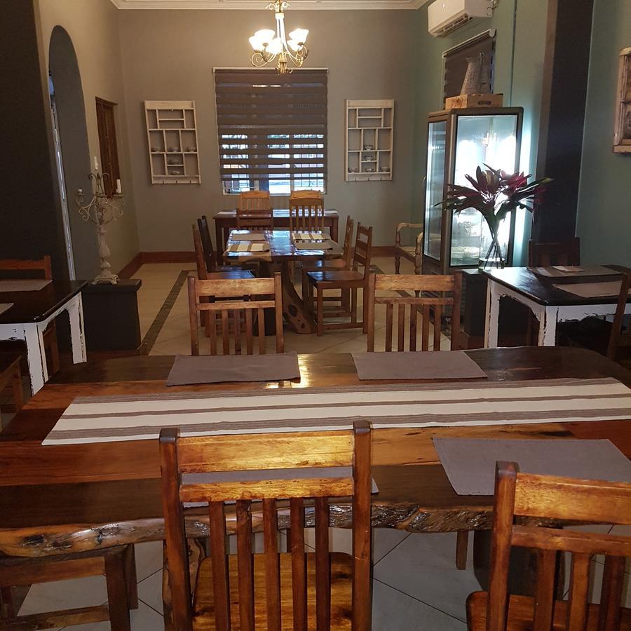 科马蒂普特 门廊咖啡厅旅馆酒店 外观 照片